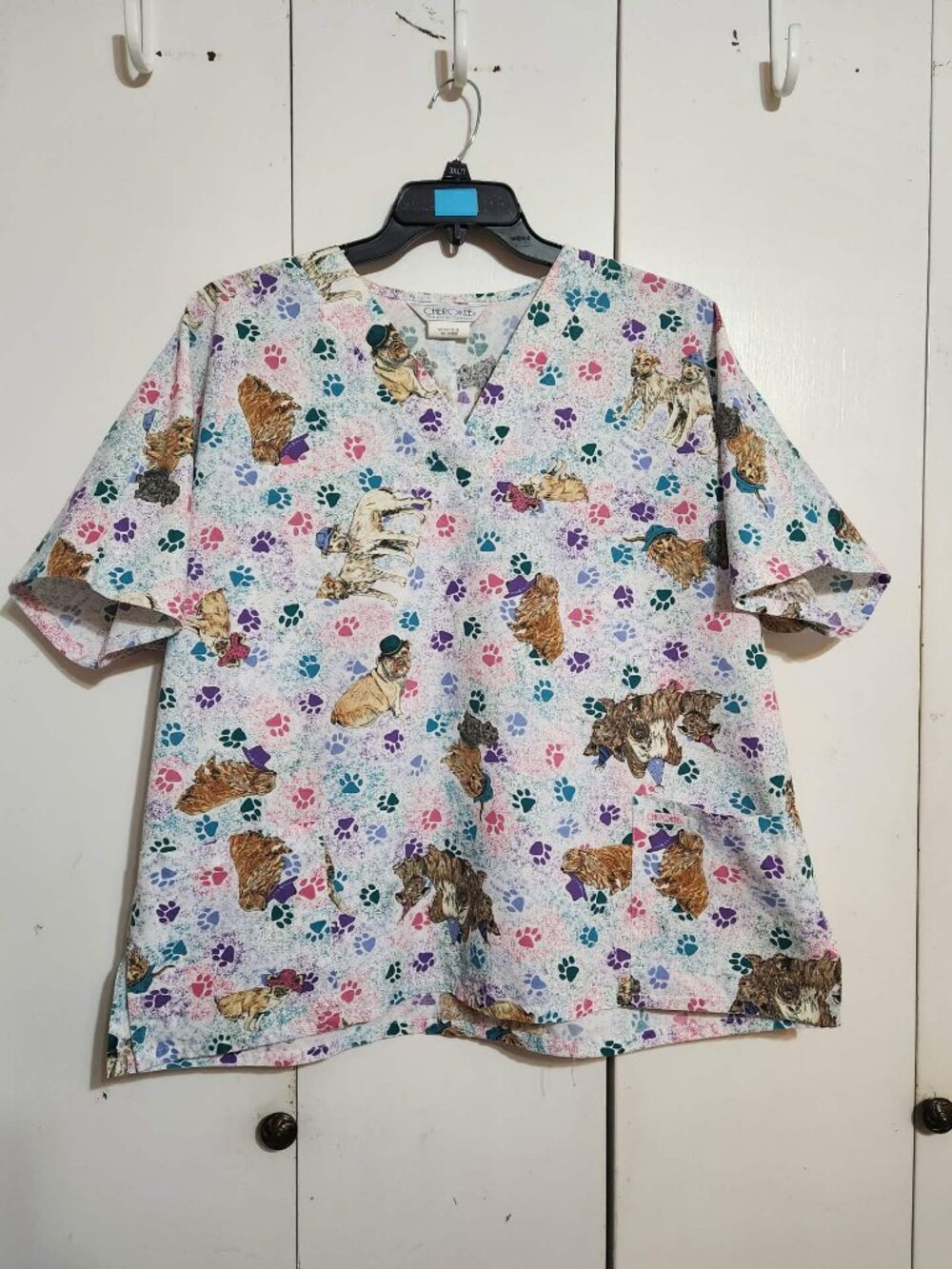 Vintage Cherokee Scrub Top XXL Dogs in Hats Party Hats Paw Prints V-Neck Bulldog